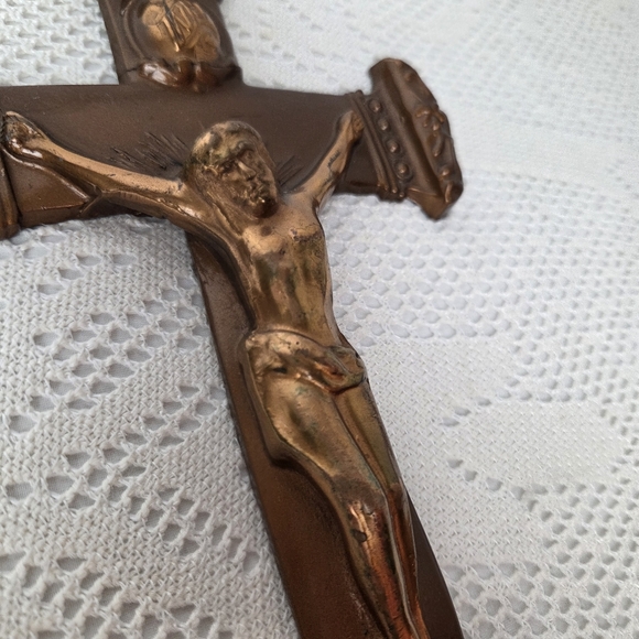 Vintage Copper Metal Crucifix Wall Decor Jesus Rosary Cross - Picture 9 of 12